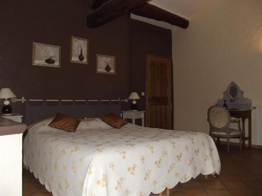 Domaine Saint Victor Hotel La Tour-dʼAigues Esterno foto