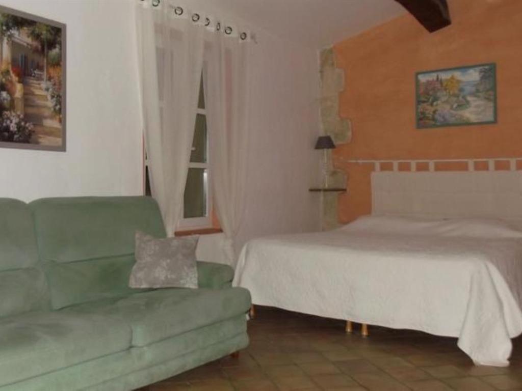 Domaine Saint Victor Hotel La Tour-dʼAigues Esterno foto
